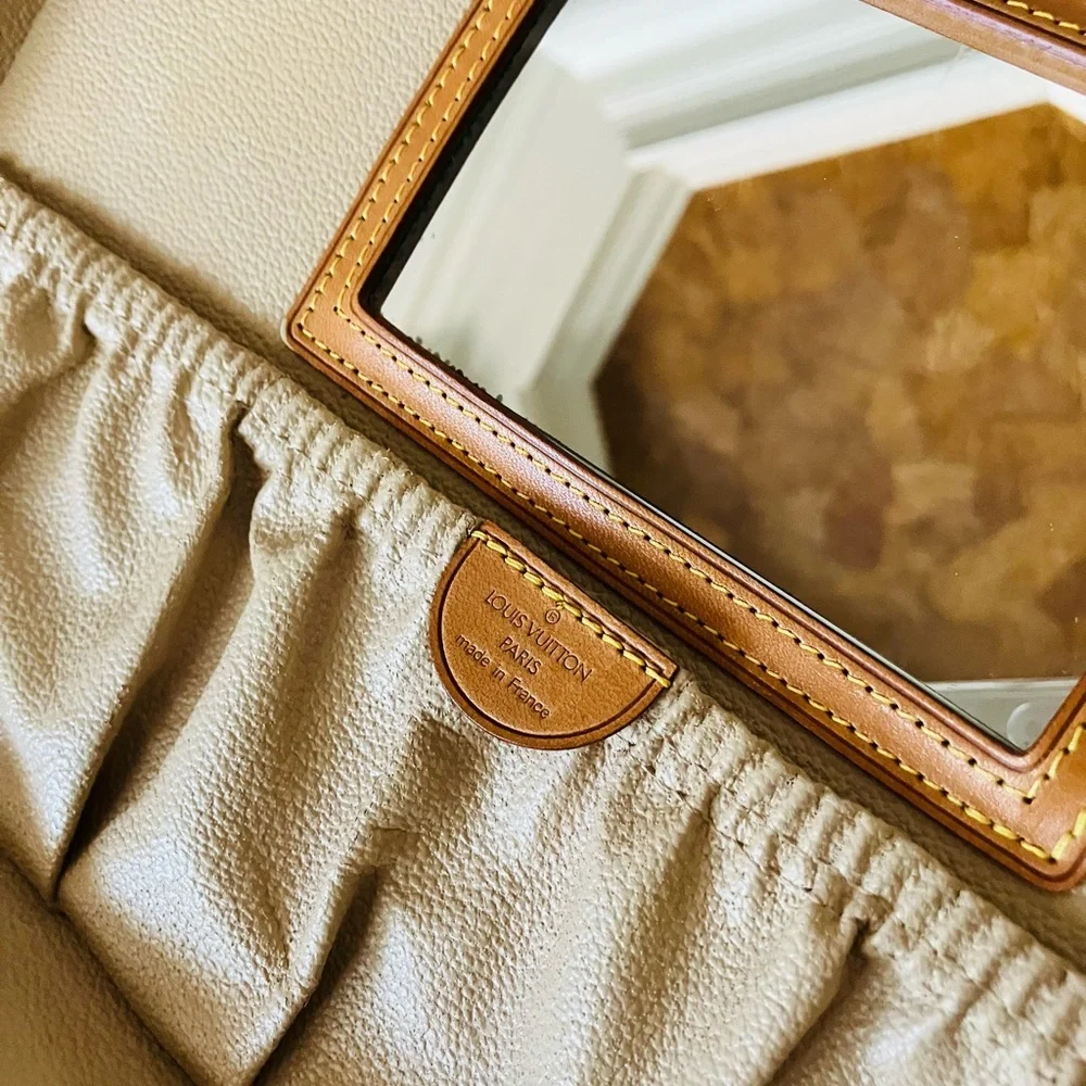 Louis Vuitton Monogram Brown Vanity Case with Gold Chain Strap - Picture 6 of 16